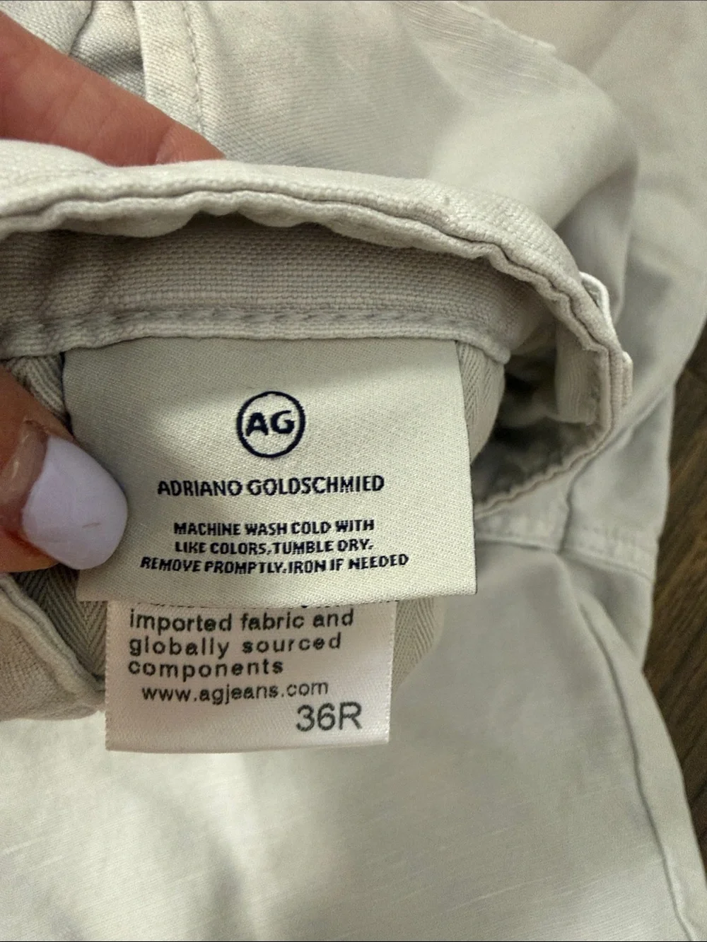 Ag Adriano Goldschmied Men's Cargo Shorts in Light Neutral Beige